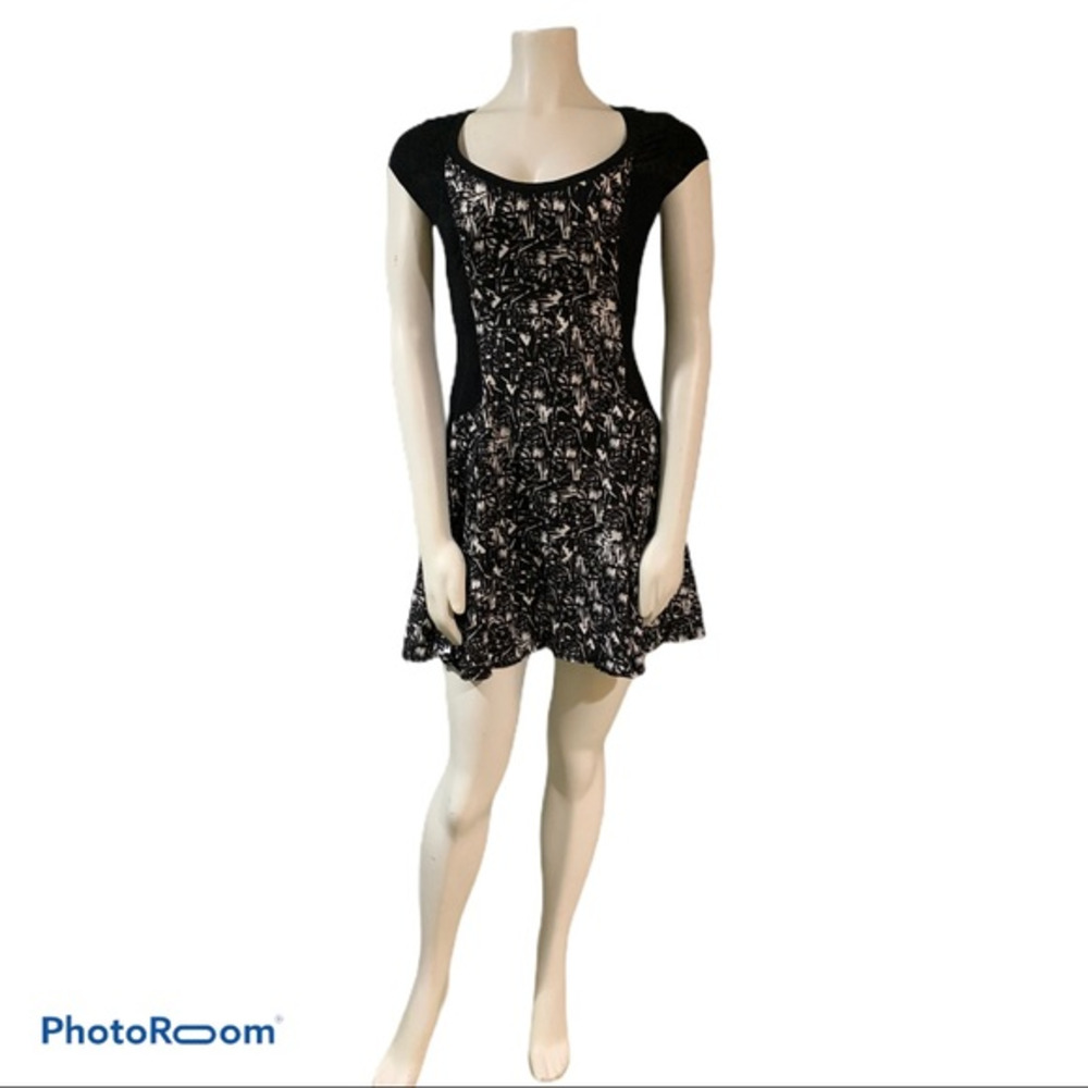Express Black / White Mini Dress Size‎ S NEW